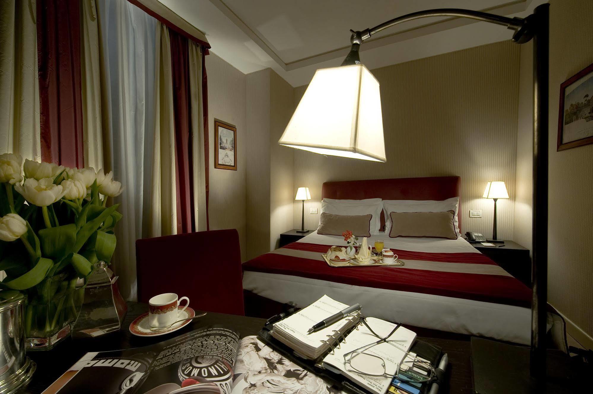 Hotel Dei Borgognoni Roma Dış mekan fotoğraf